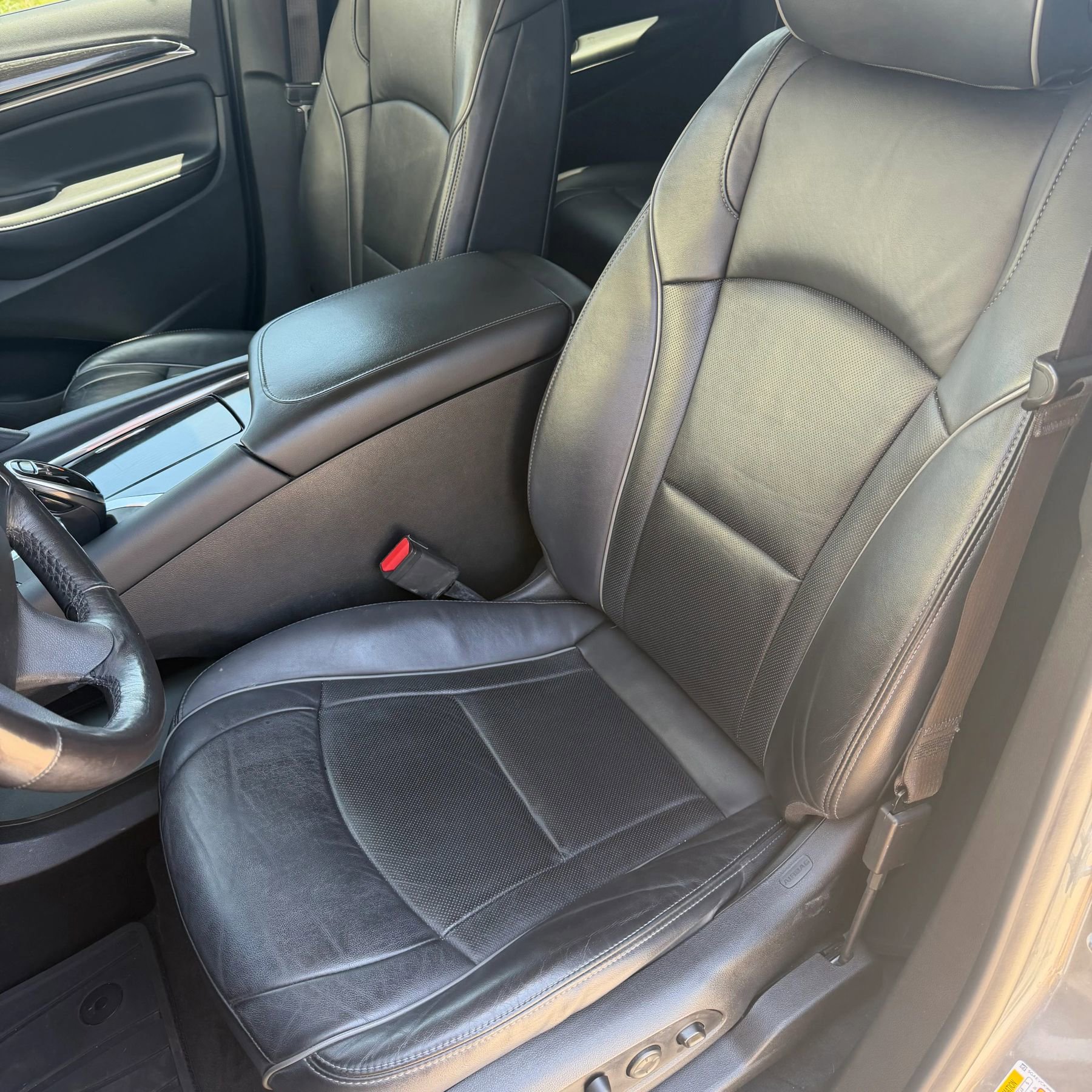 Used 2021 Buick Enclave Avenir w/ Avenir Technology Package AWD/4WD image 6