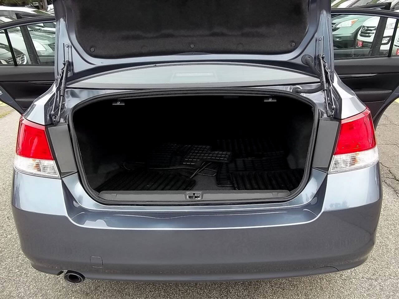 Used 2014 Subaru Legacy 2.5i Sport AWD/4WD image 28