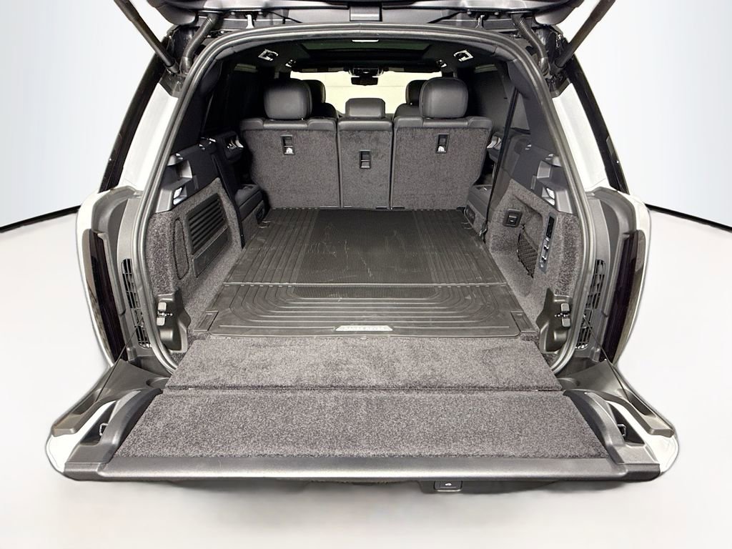 New 2026 Land Rover Range Rover Long Wheelbase SE AWD/4WD image 27