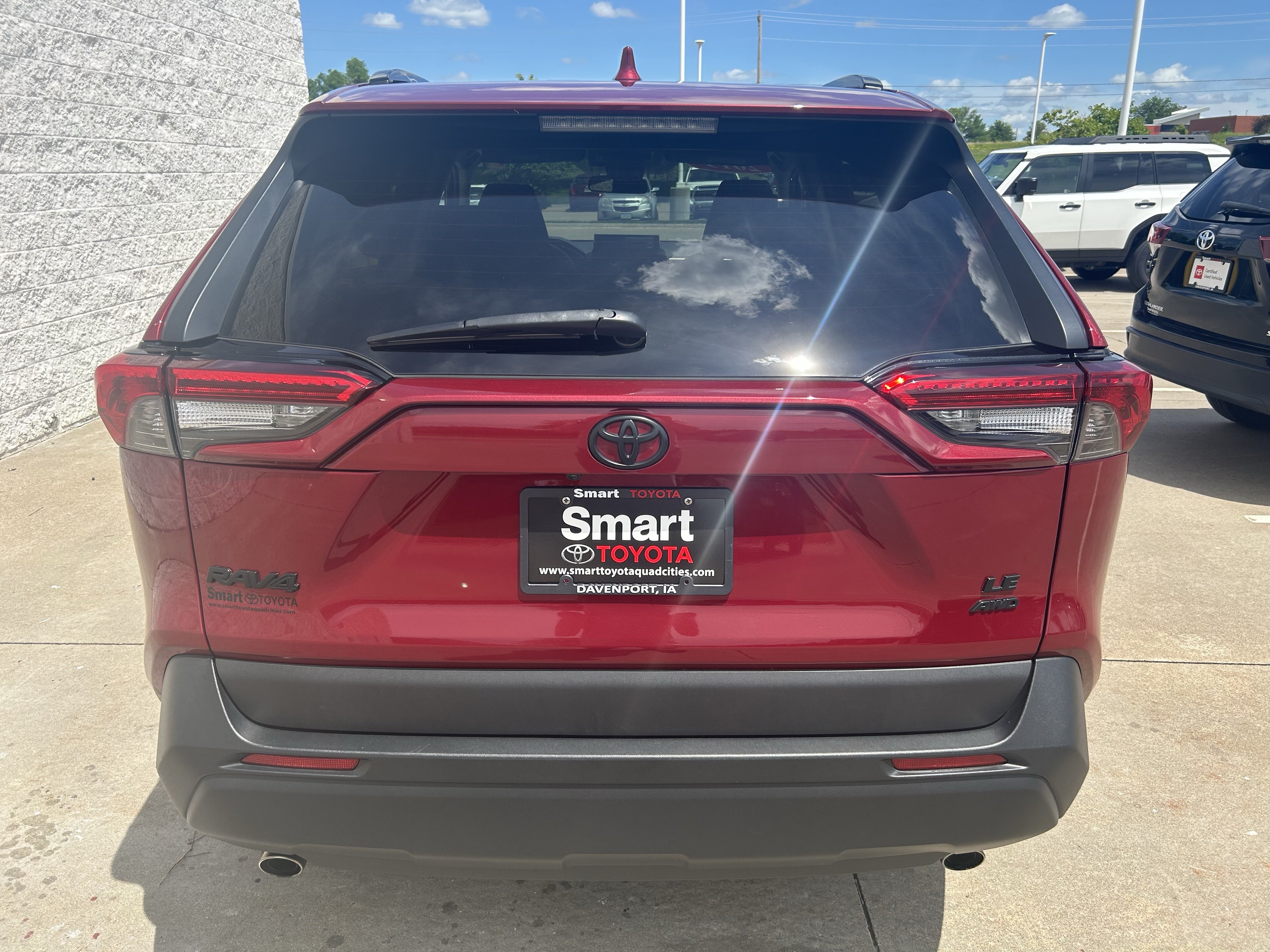 Used 2019 Toyota RAV4 LE AWD/4WD image 5