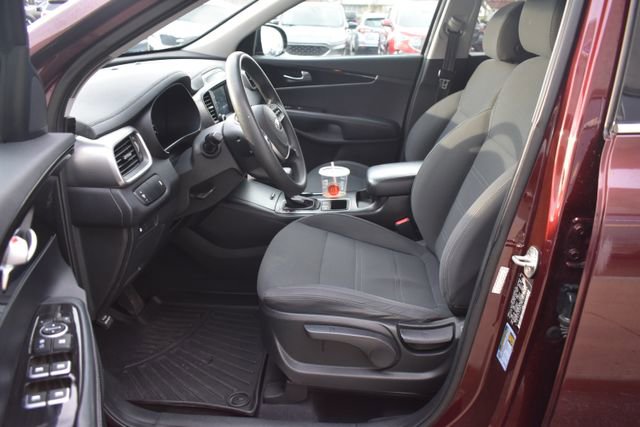 Used 2020 Kia Sorento LX image 15