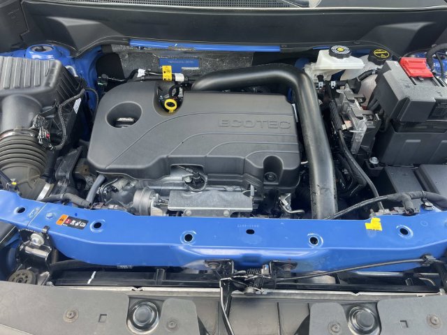 Used 2025 Chevrolet Equinox ACTIV w/ Safety and Technology Package FWD image 4