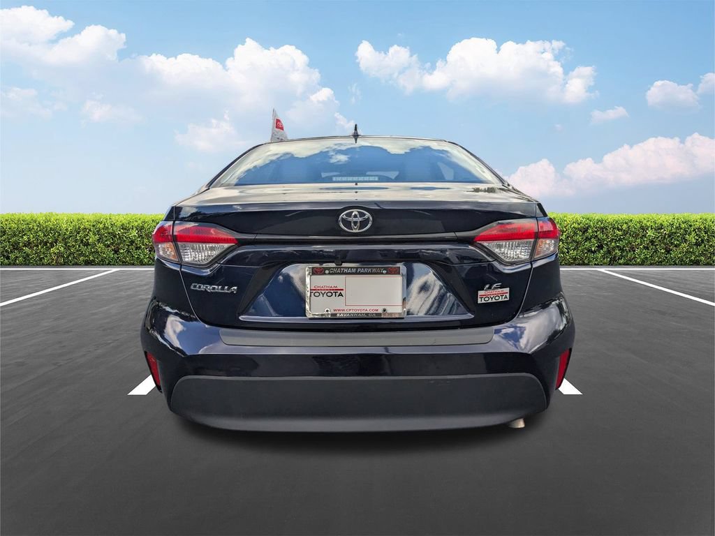 Used 2025 Toyota Corolla LE w/ LE Premium Package FWD image 6