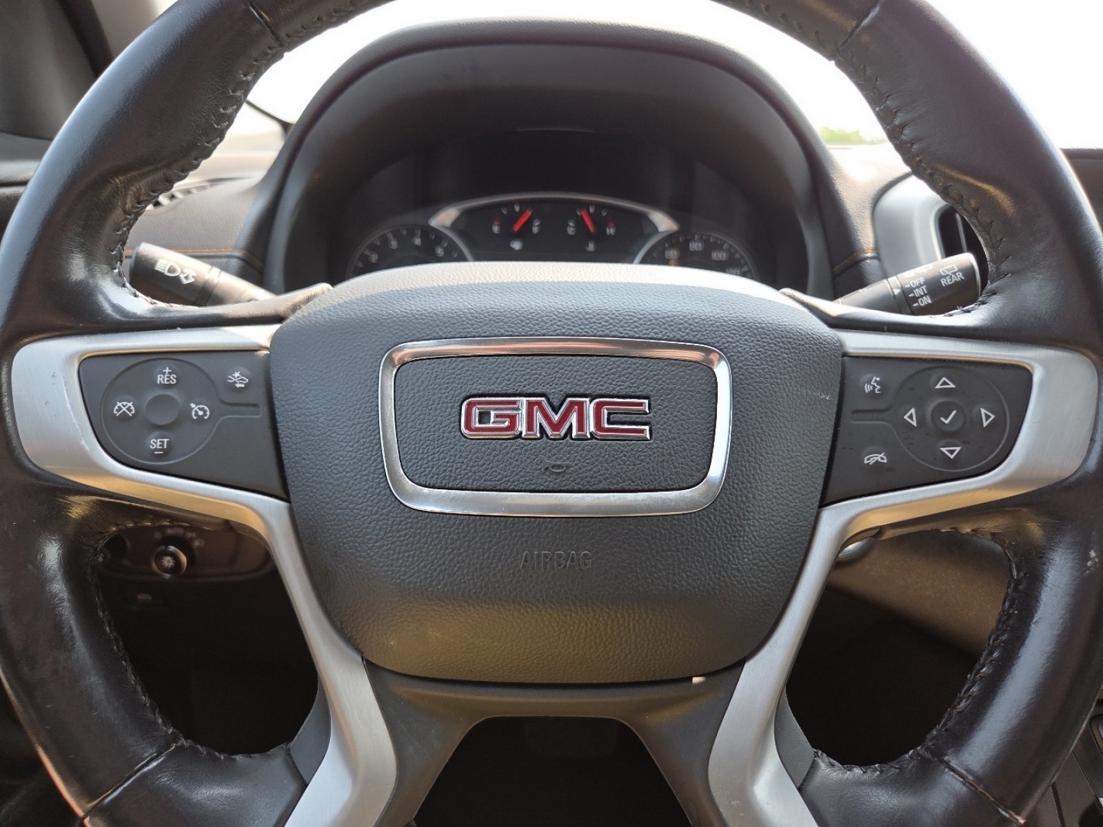 Used 2020 GMC Terrain SLE w/ Driver Convenience Package FWD image 27