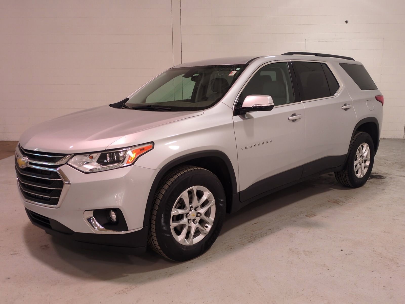 Used 2020 Chevrolet Traverse LT w/ LPO, Floor Liner Package AWD/4WD image 8