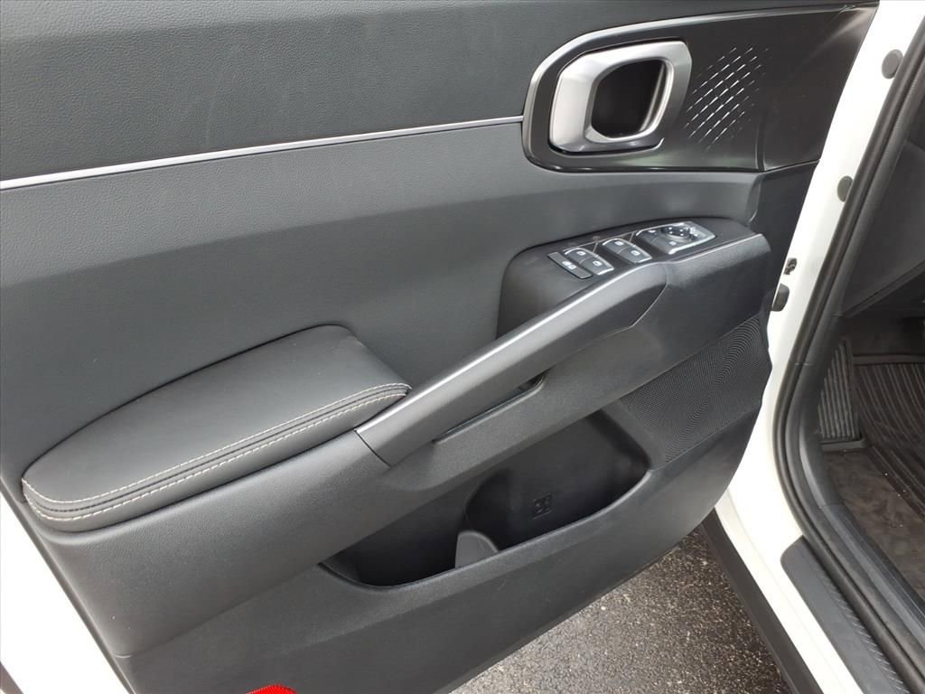 New 2026 Kia Sorento LX FWD image 12