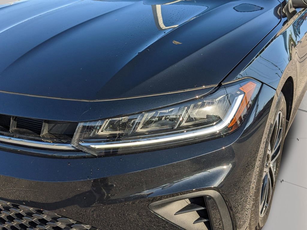 Used 2025 Volkswagen Jetta Sport image 7