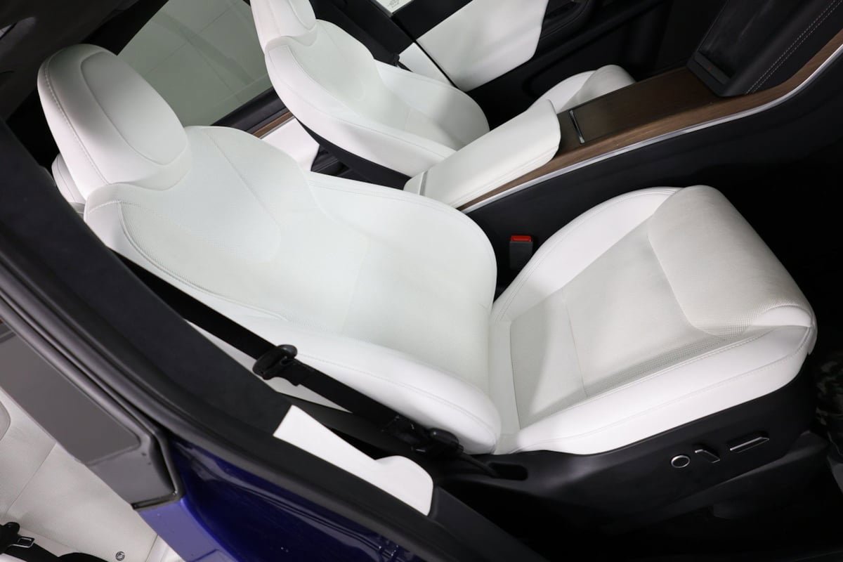 Used 2022 Tesla Model X image 40