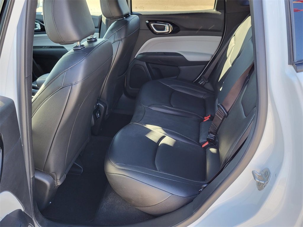 Used 2025 Jeep Compass Limited image 13