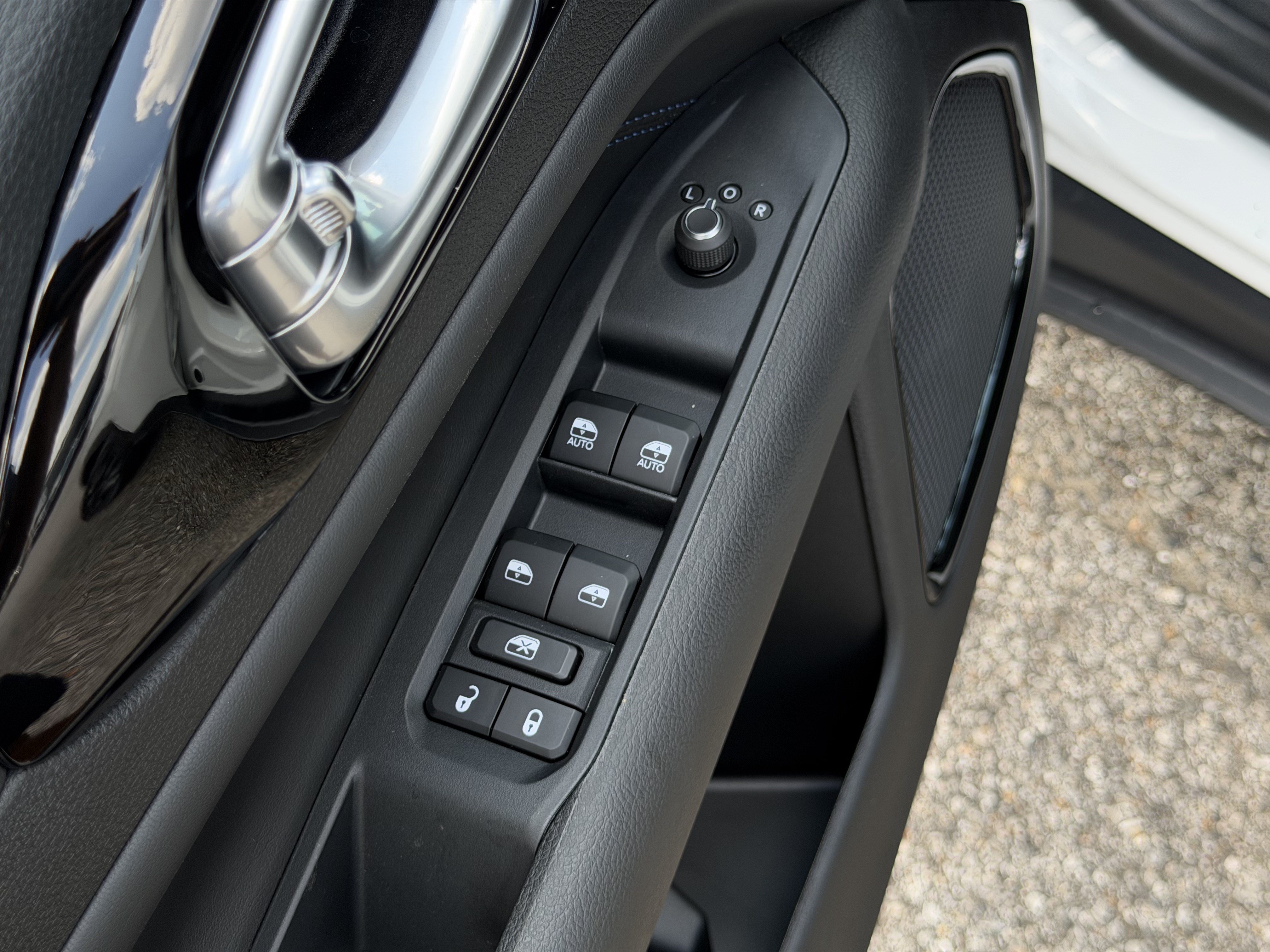 New 2026 Jeep Compass Latitude AWD/4WD image 15