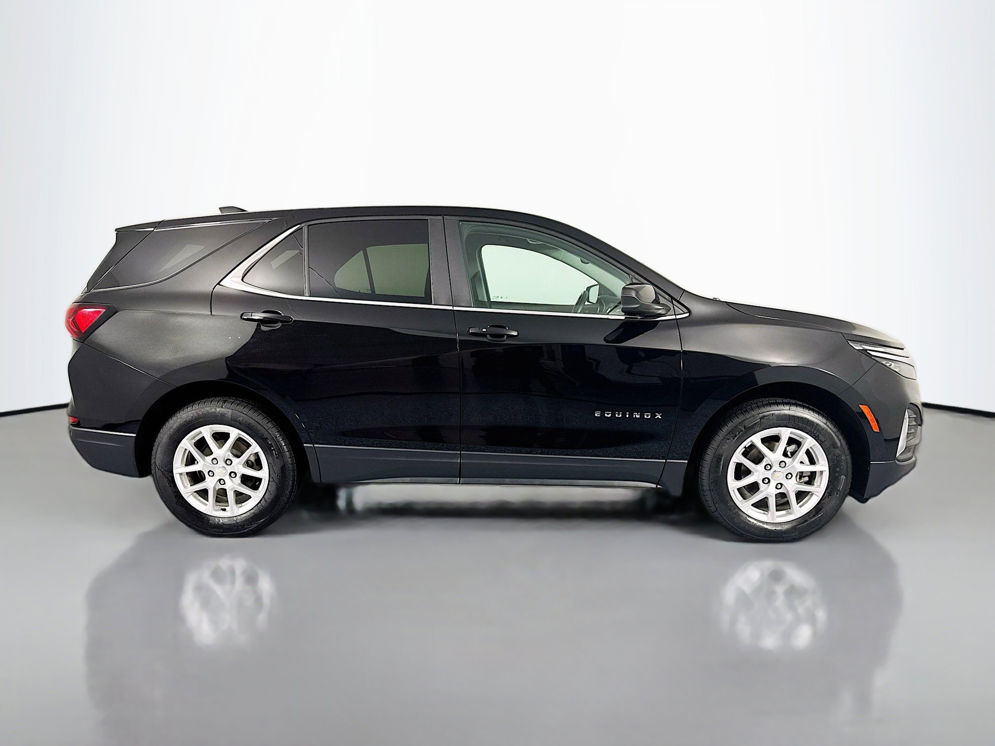 Used 2022 Chevrolet Equinox LT AWD/4WD image 4