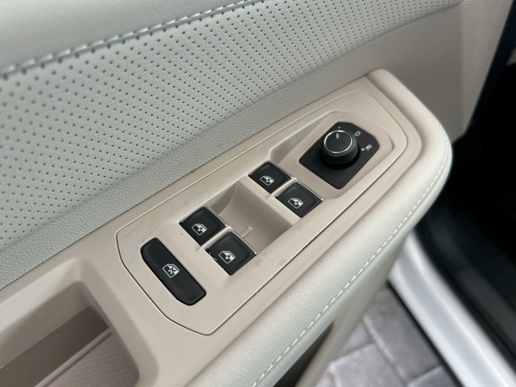 New 2026 Volkswagen Atlas SE FWD image 10