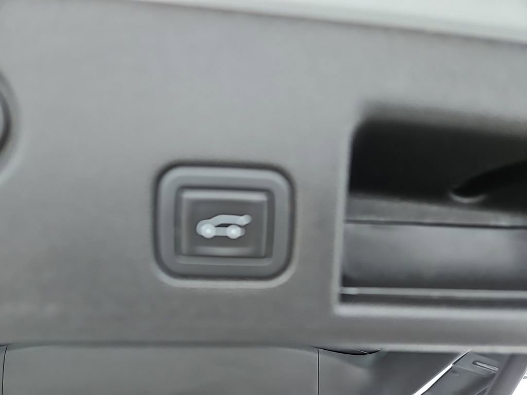 Used 2020 Chevrolet Equinox Premier image 31