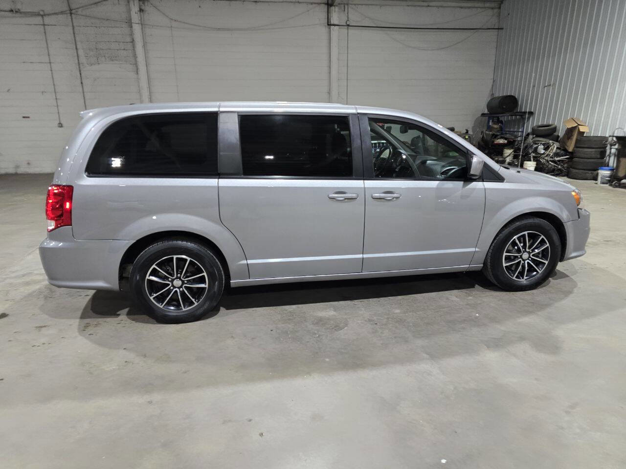 Used 2018 Dodge Grand Caravan GT FWD image 14