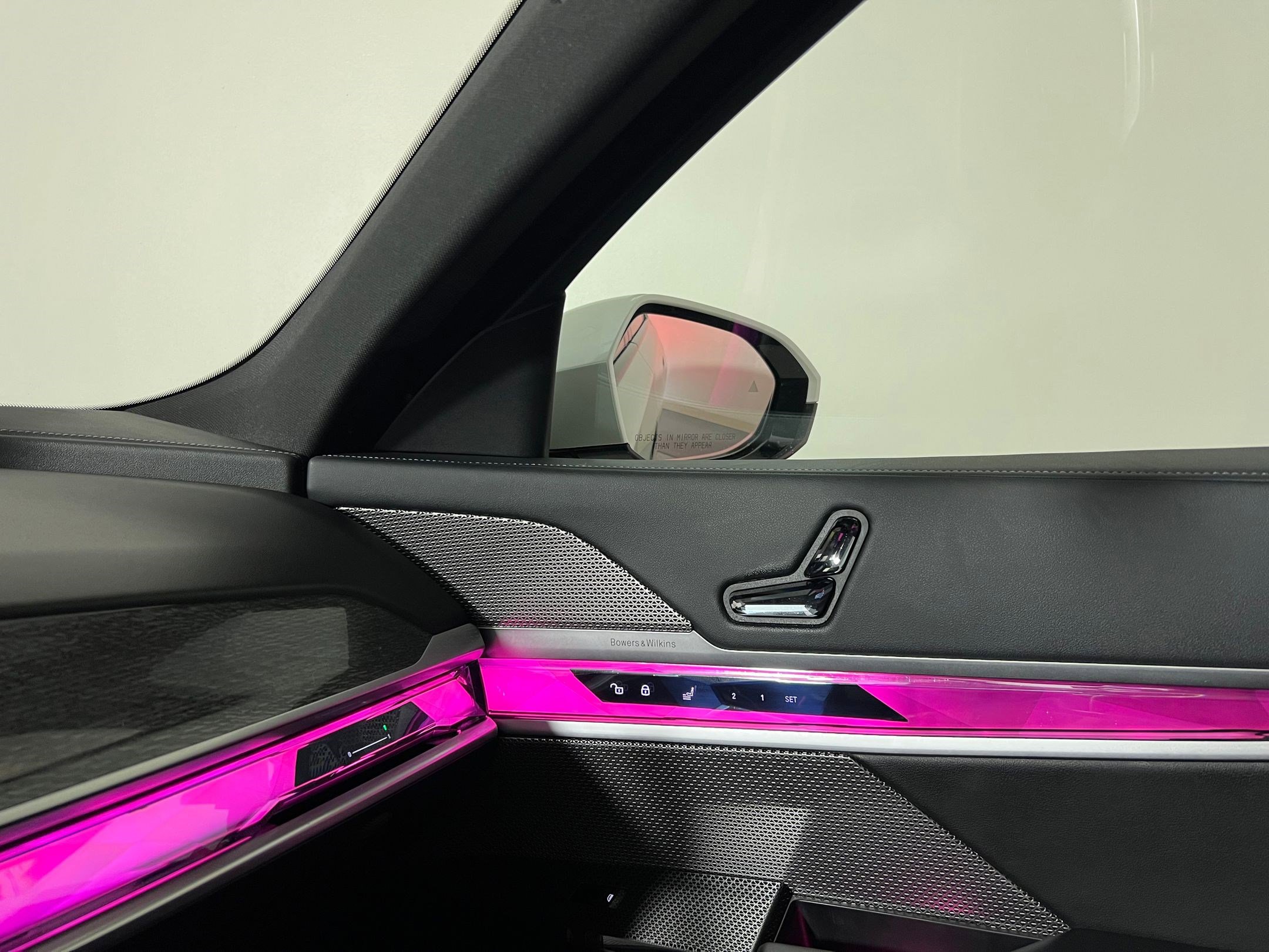 Used 2024 BMW 740i xDrive image 31