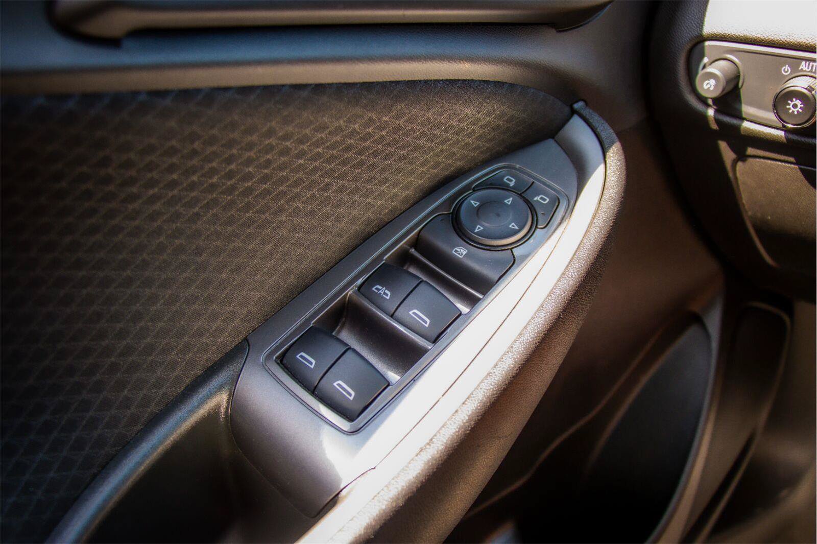 Used 2025 Chevrolet Malibu LT FWD image 9