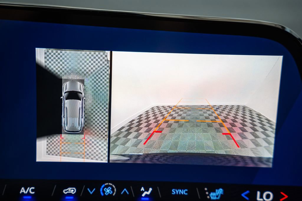 New 2026 Chevrolet Traverse LT w/ Sun and Wheel Package AWD/4WD image 45