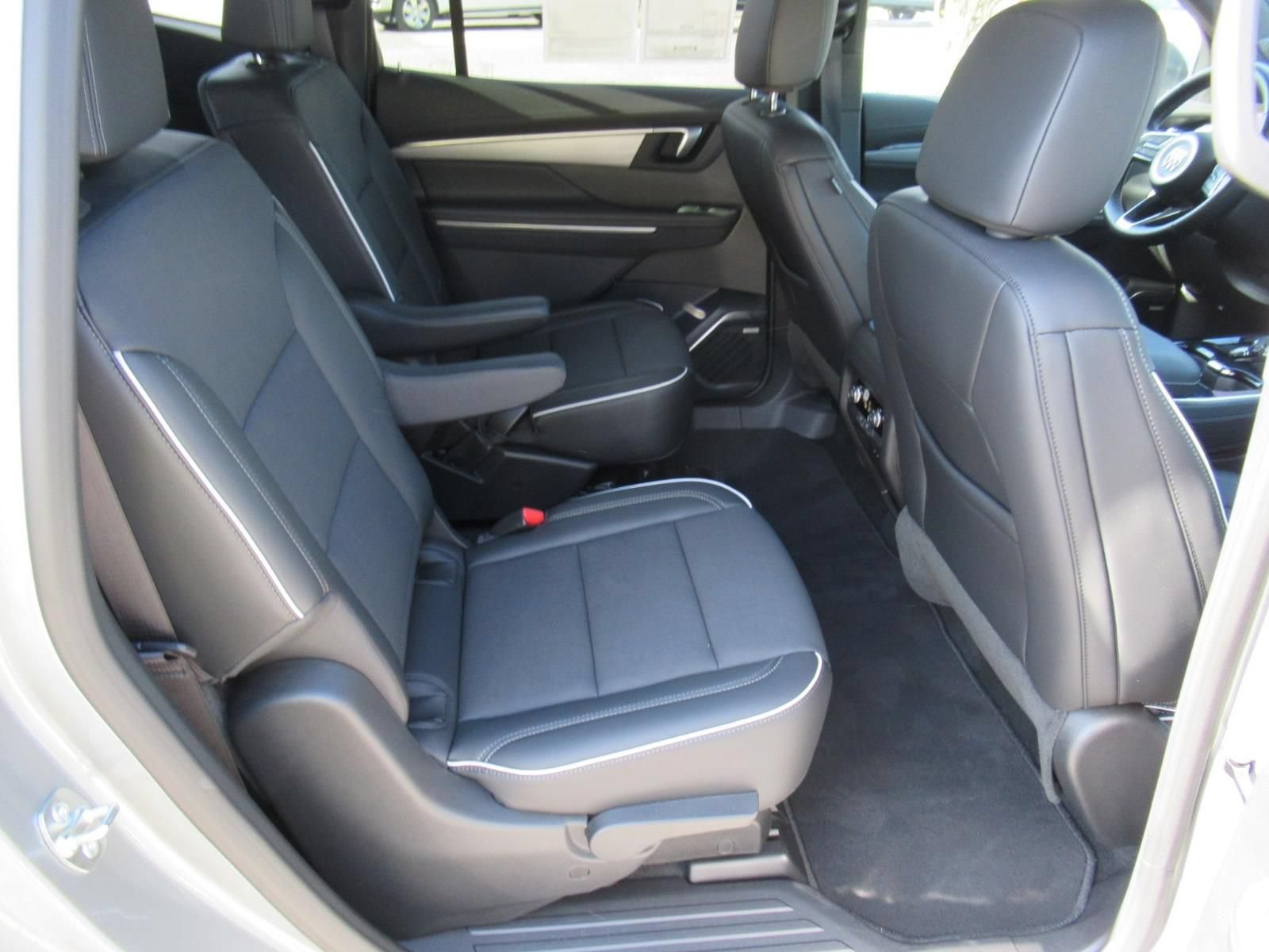 Used 2026 Buick Enclave Preferred FWD image 32