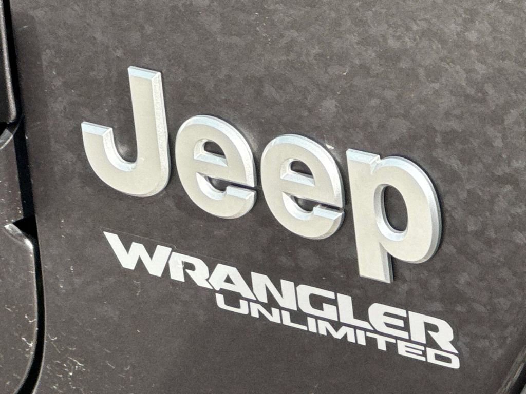 Used 2021 Jeep Wrangler Unlimited Islander image 8