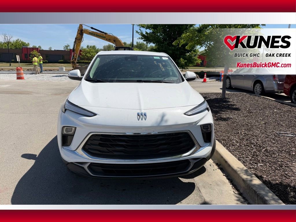 Used 2025 Buick Encore GX Preferred FWD image 2