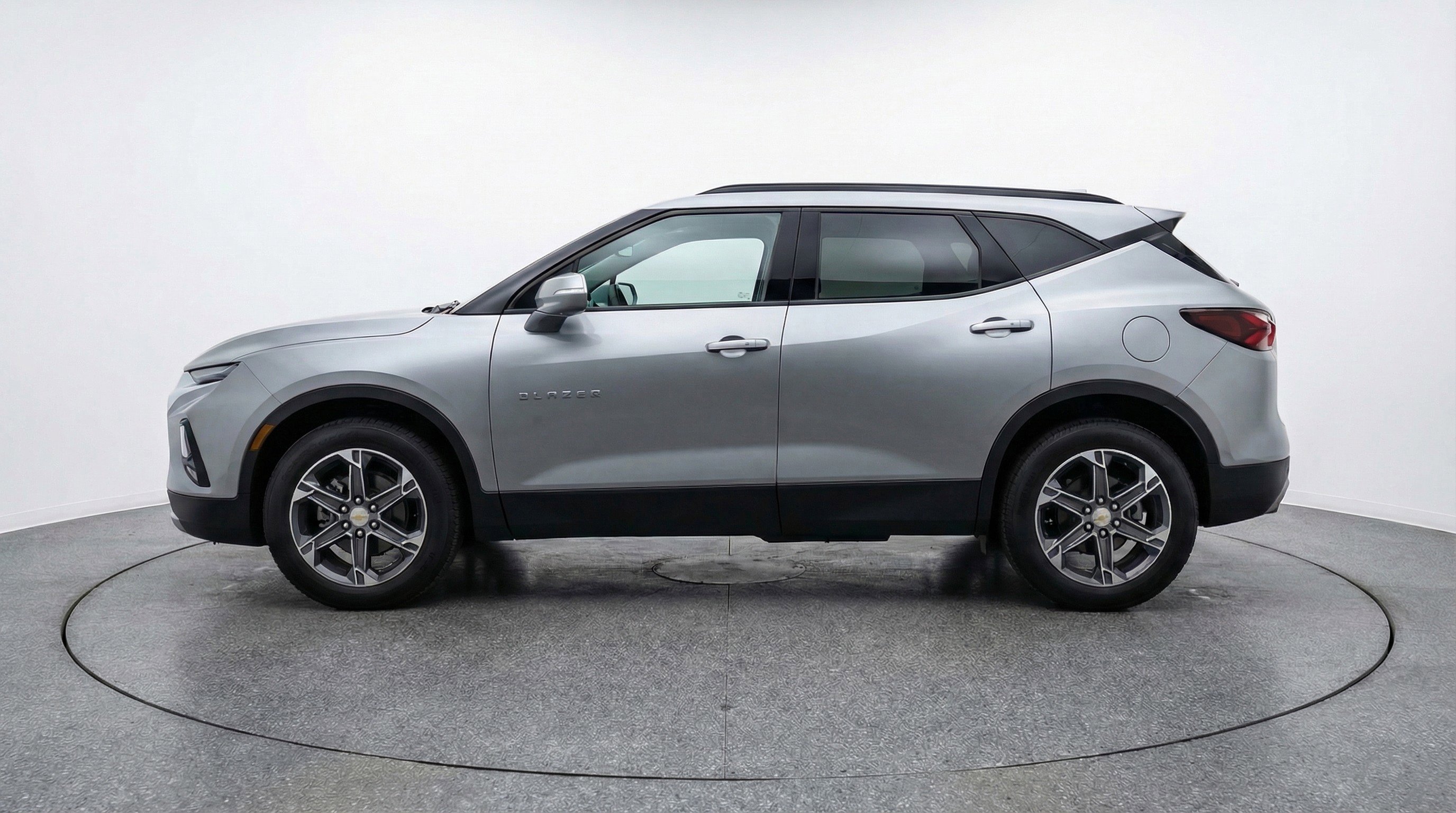 Used 2025 Chevrolet Blazer LT FWD image 5
