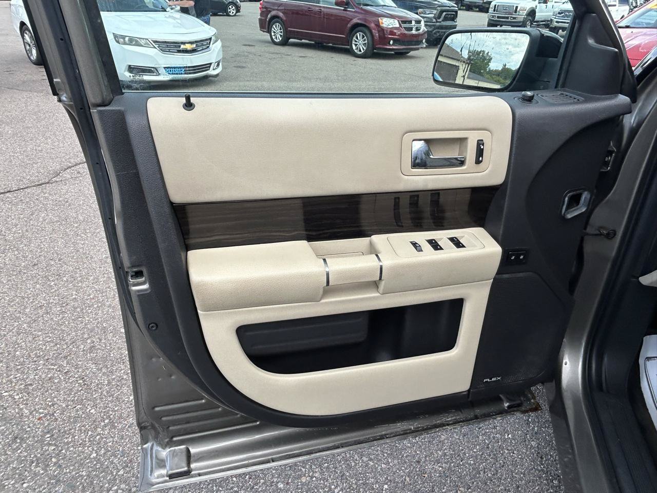 Used 2013 Ford Flex SEL FWD image 15