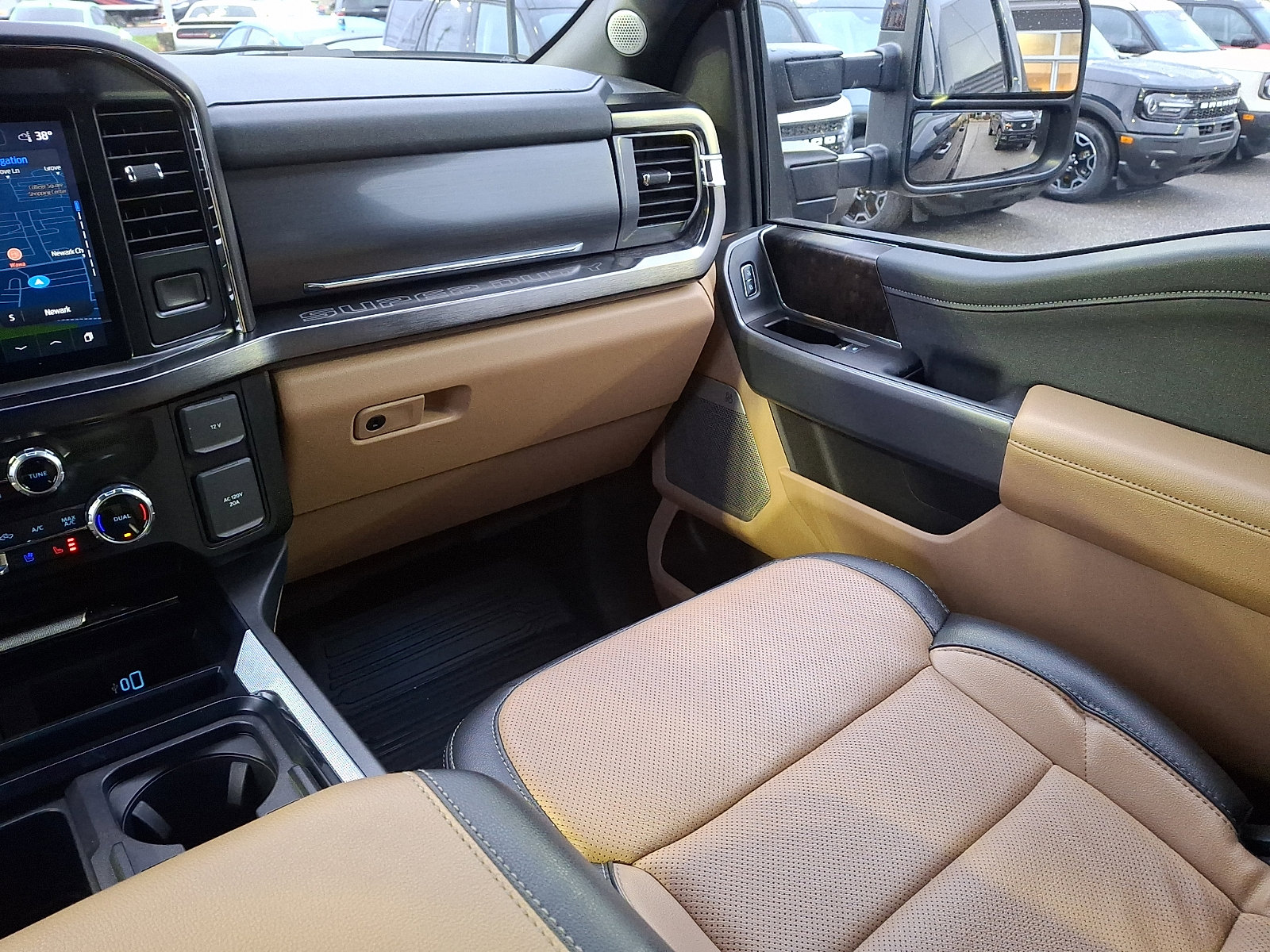 Certified 2023 Ford F250 Lariat w/ Lariat Ultimate Package image 16