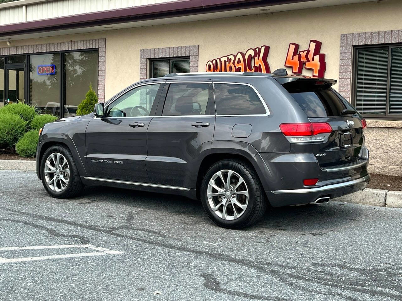 Used 2021 Jeep Grand Cherokee Summit w/ Platinum Series Group AWD/4WD image 5