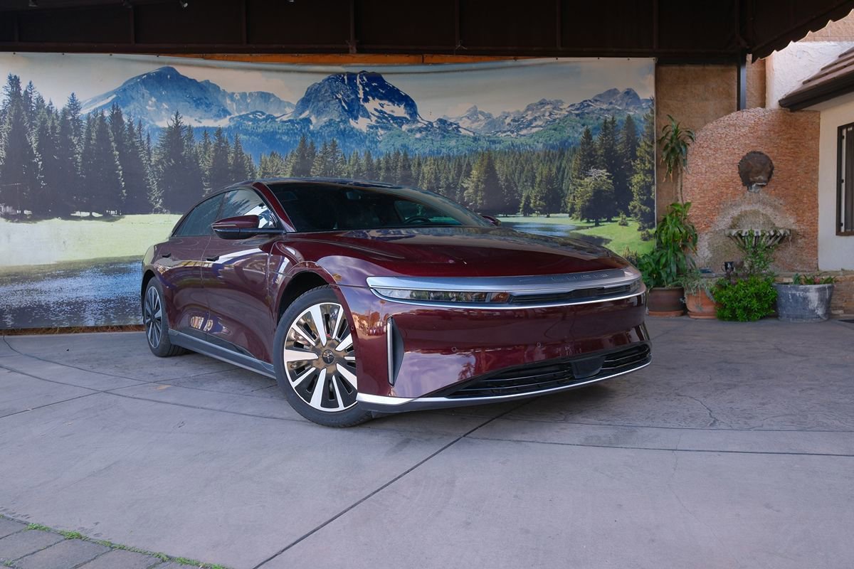 Used 2024 Lucid Air Touring image 3