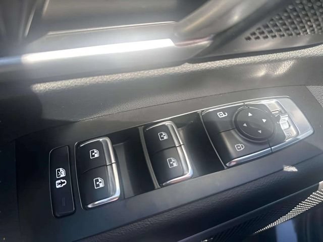 Used 2025 Kia Telluride S FWD image 11