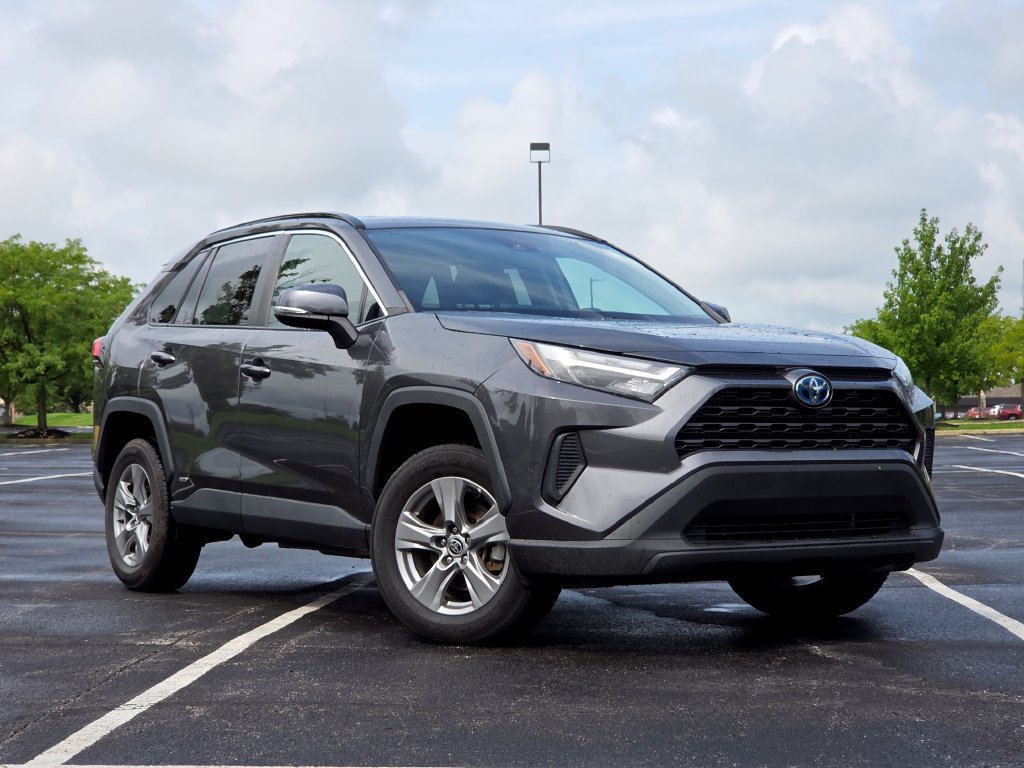 Used 2023 Toyota RAV4 XLE AWD/4WD image 2