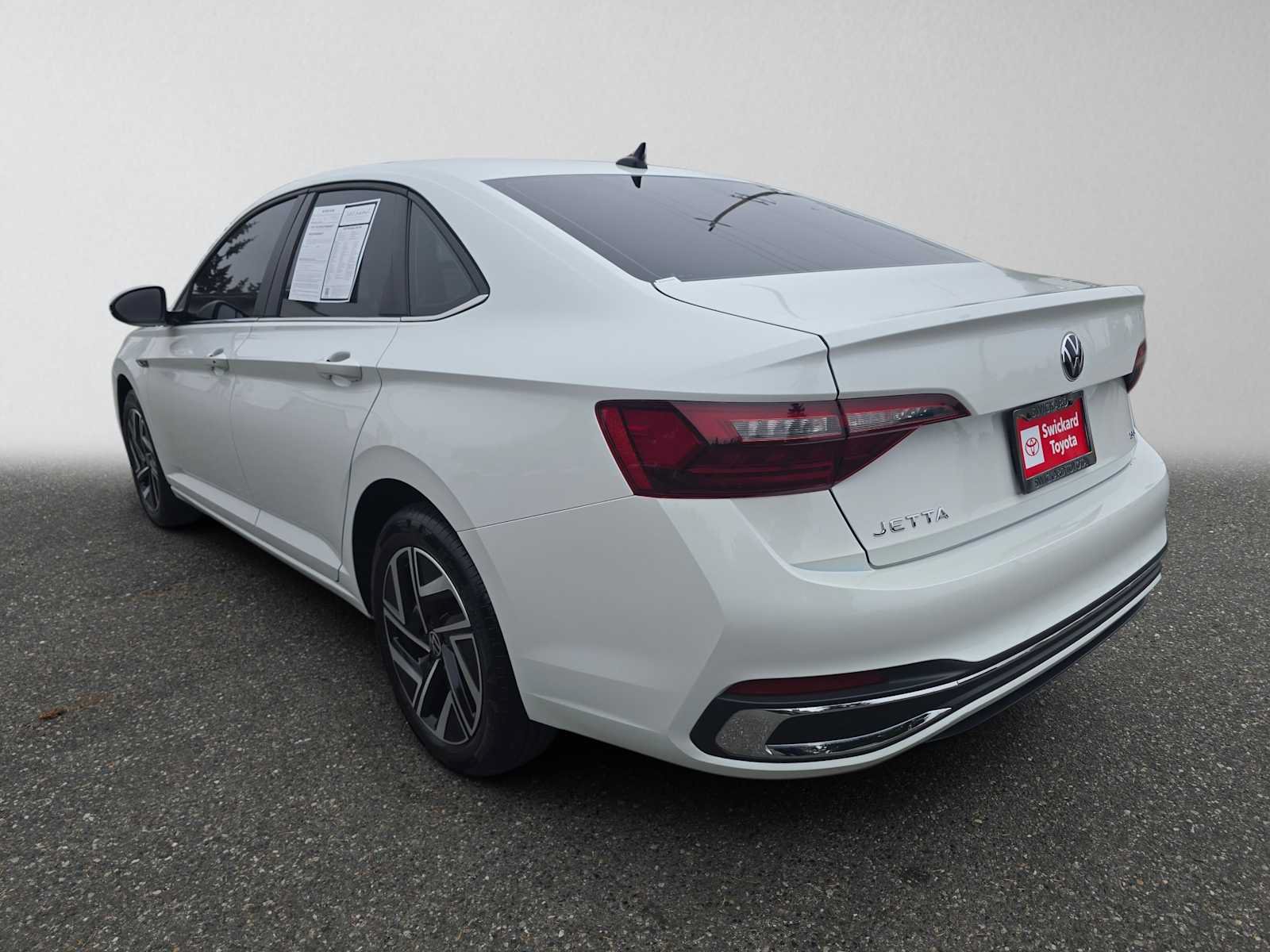 Used 2024 Volkswagen Jetta SEL FWD image 5