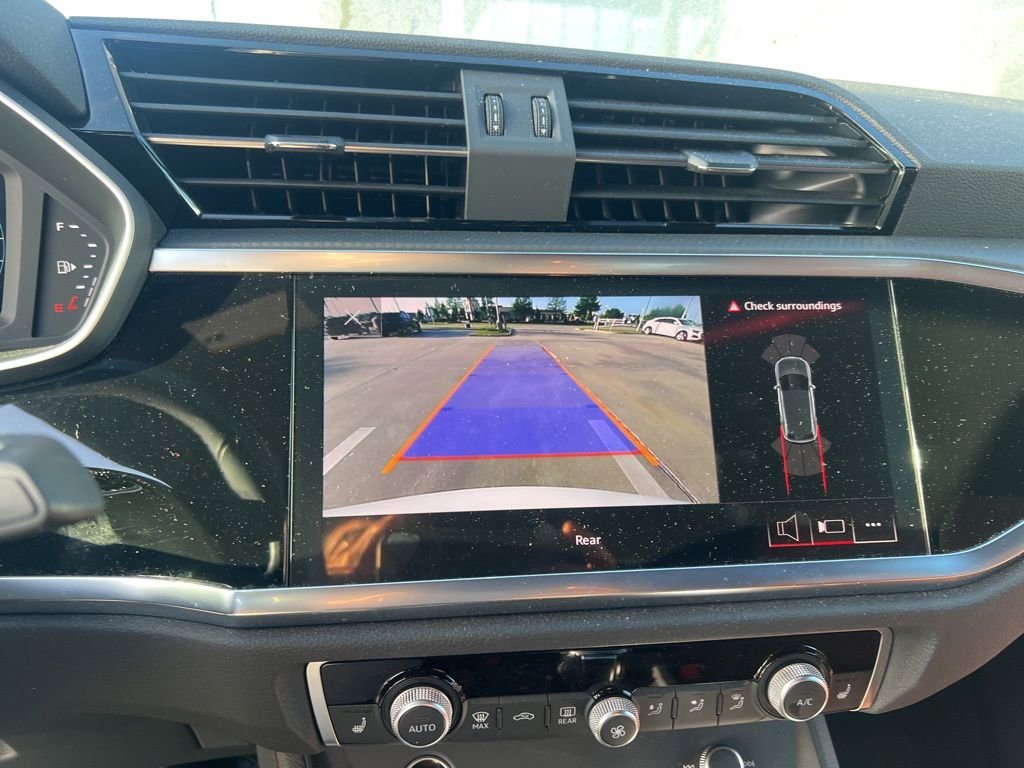 Used 2023 Audi Q3 2.0T Premium w/ Convenience Package image 10