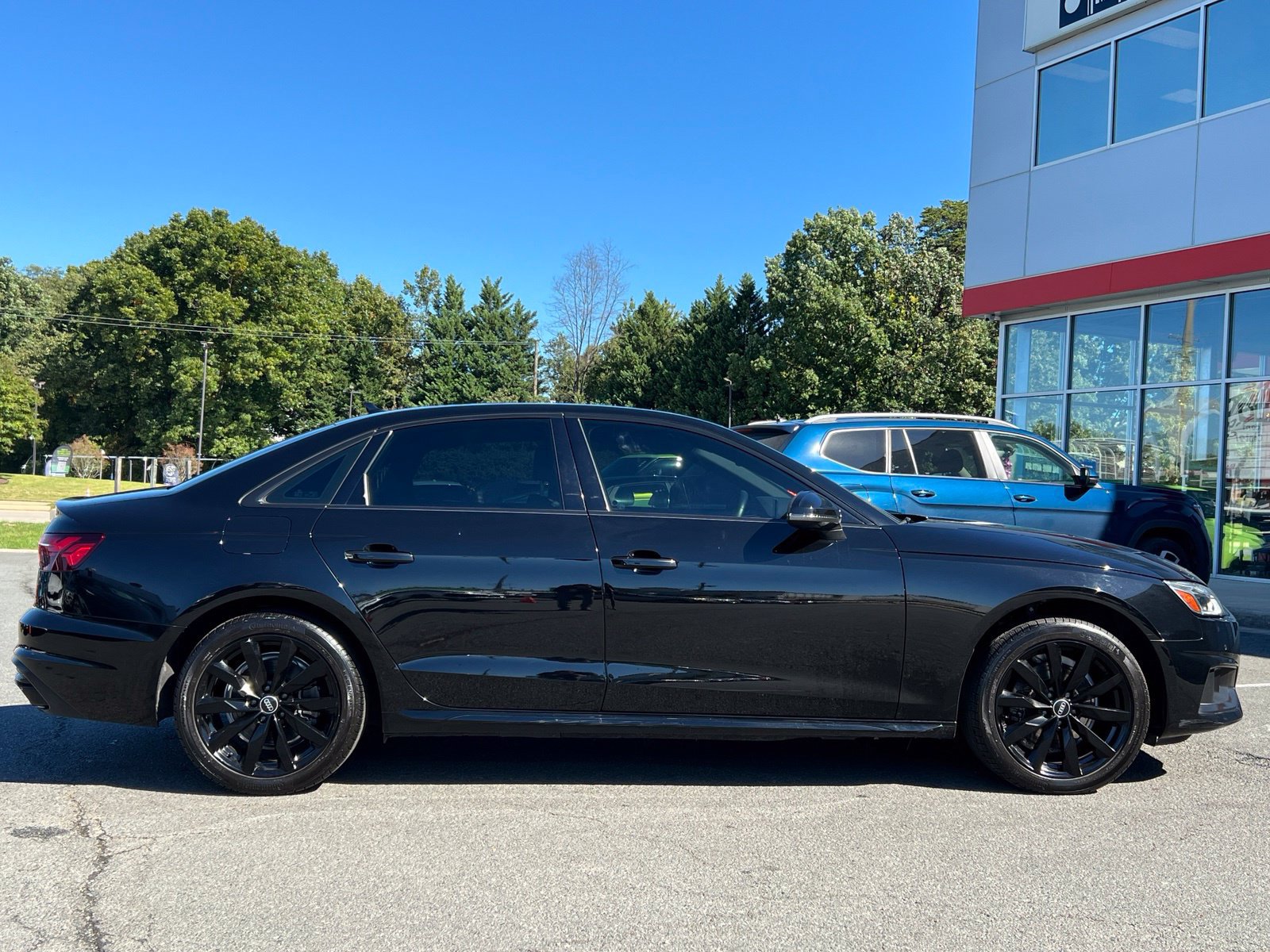Used 2023 Audi A4 2.0T Premium w/ Convenience Package AWD/4WD image 27