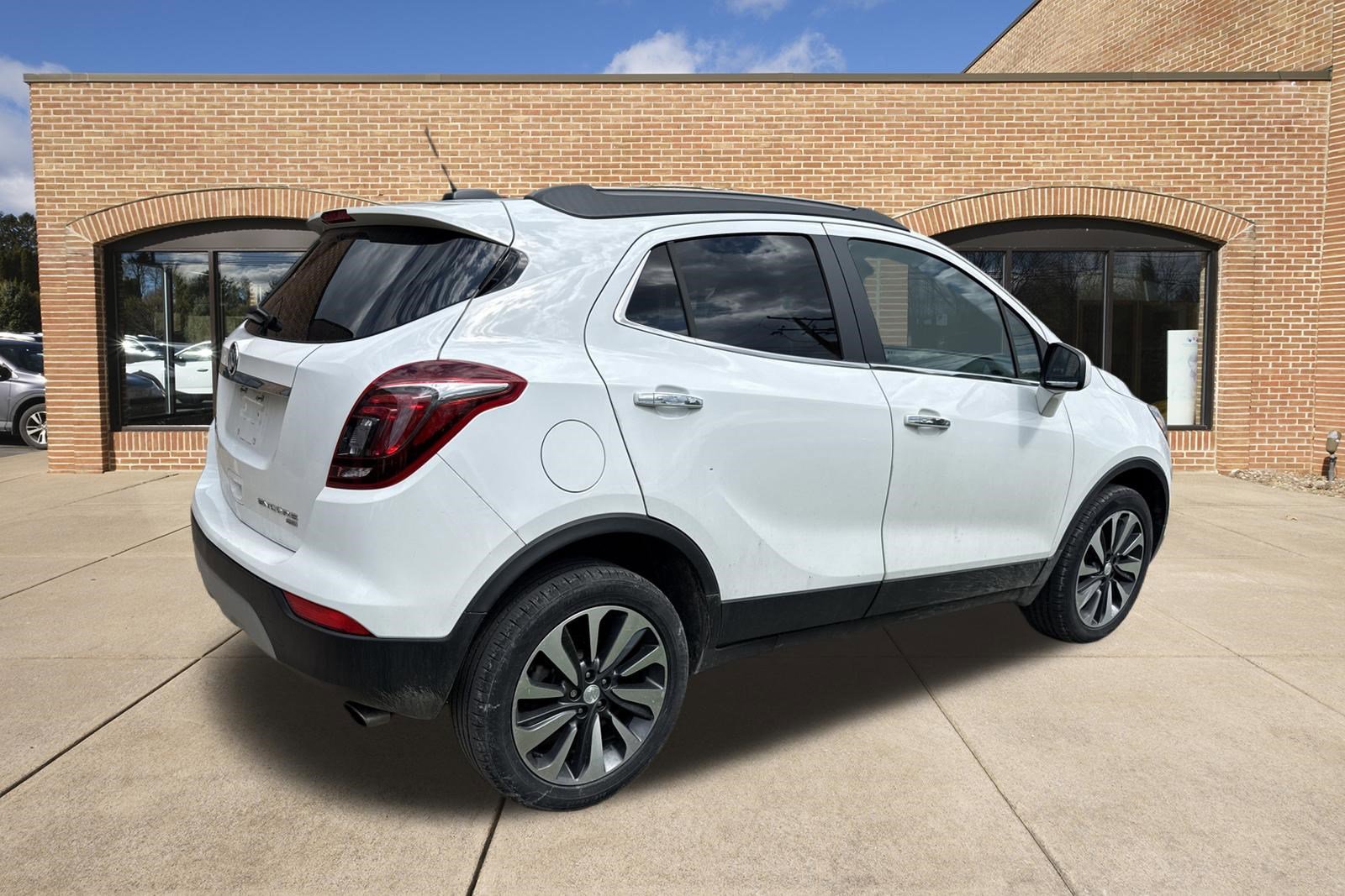 Used 2021 Buick Encore Preferred AWD/4WD image 3