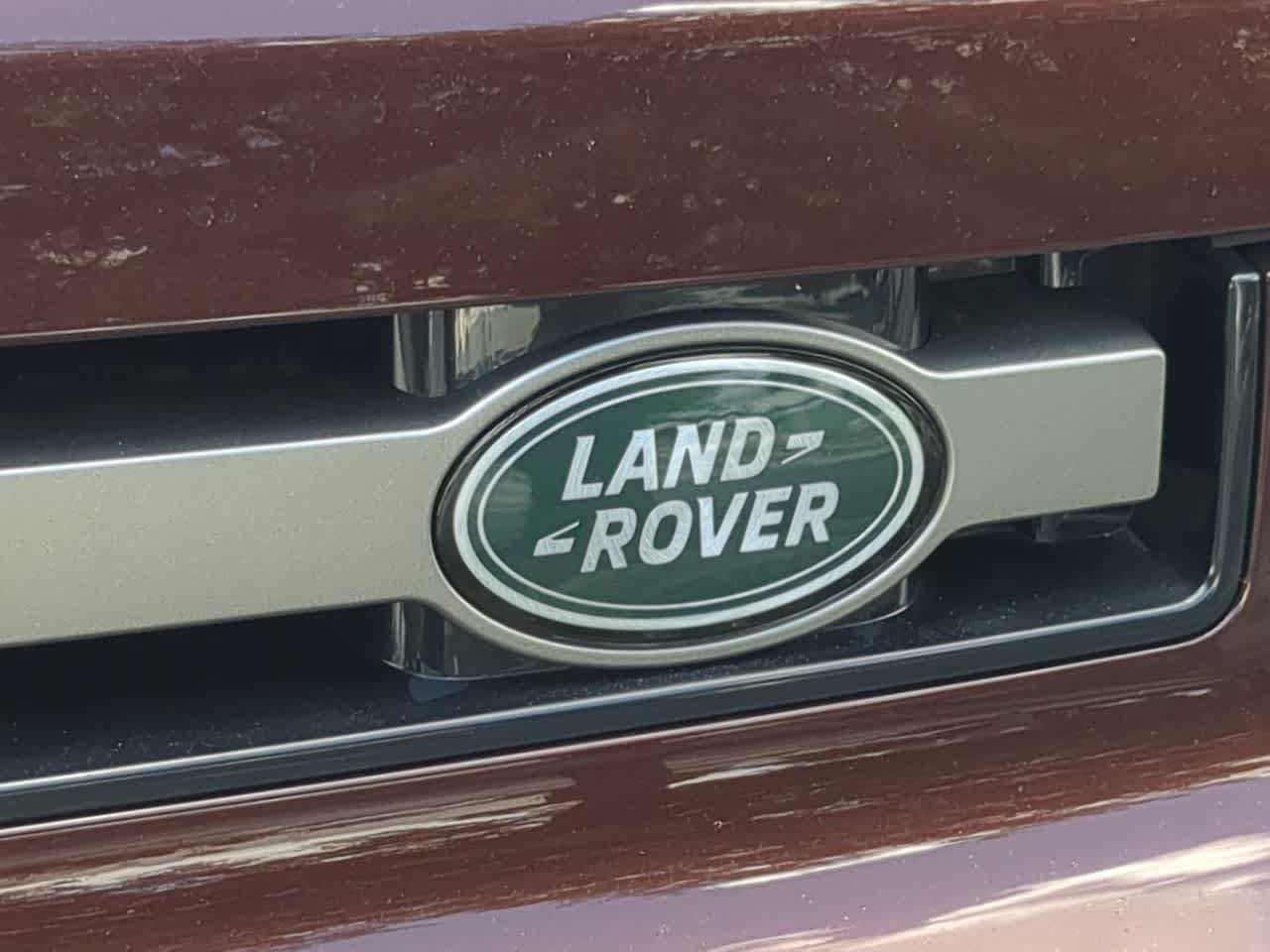 Certified 2025 Land Rover Defender 130 X-Dynamic SE AWD/4WD image 12