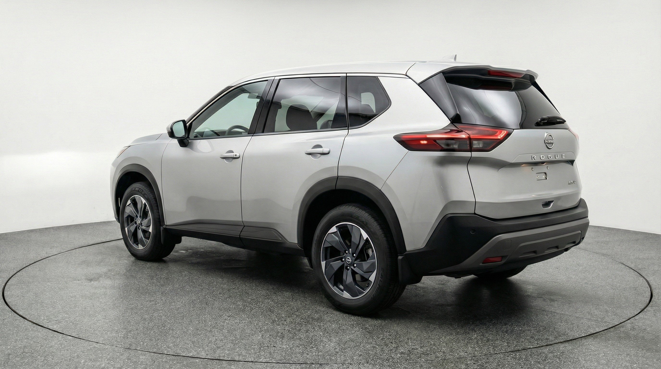 Used 2025 Nissan Rogue SV image 6