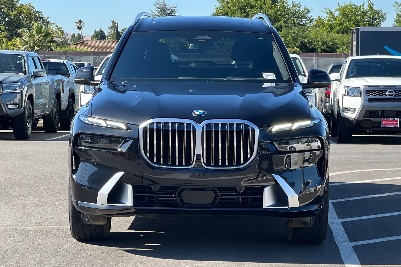 Used 2025 BMW X7 xDrive40i w/ Climate Comfort Package image 9