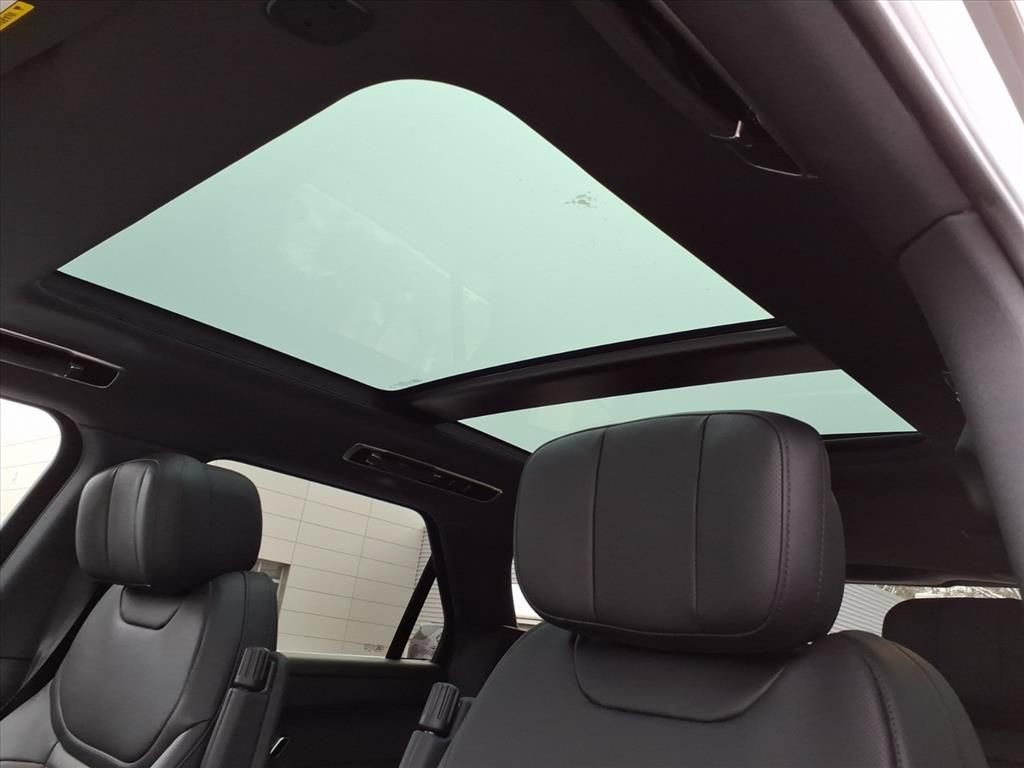 New 2026 Land Rover Range Rover Sport Dynamic SE image 13