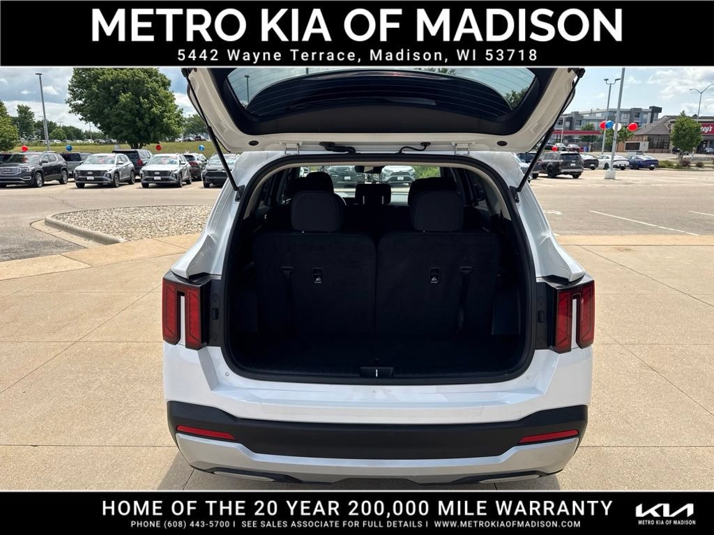 Used 2025 Kia Sorento LX FWD image 30