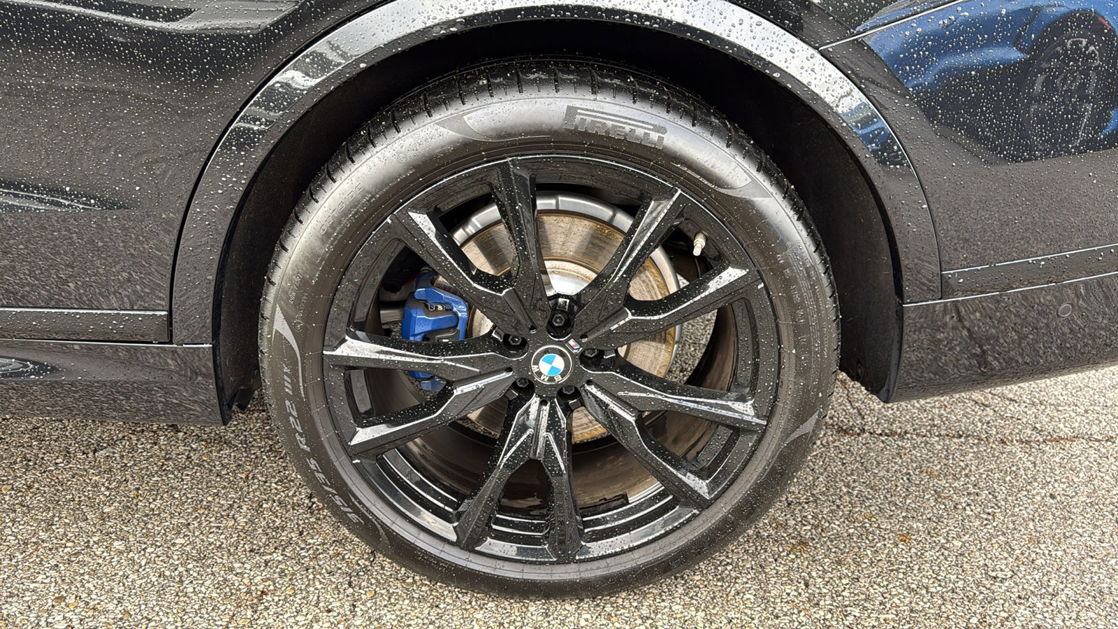 Used 2023 BMW X7 xDrive40i w/ Executive Package image 32