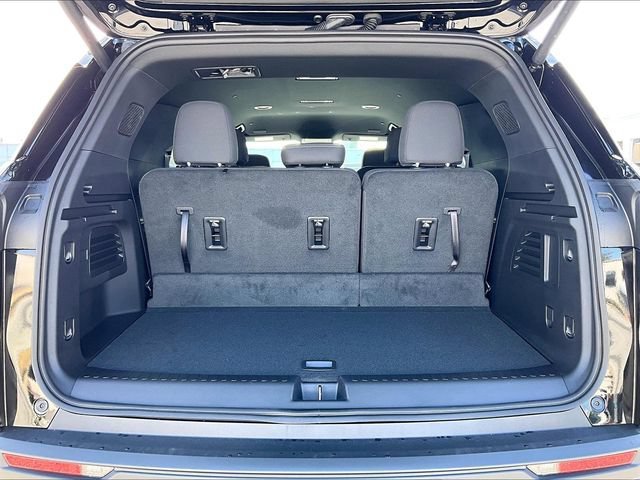 New 2027 Chevrolet Traverse LT w/ Driver Confidence Package AWD/4WD image 15