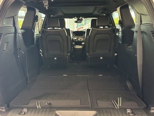 New 2026 Chrysler Pacifica Limited w/ S Appearance Package image 12