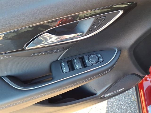 Used 2025 Buick Envision Preferred image 17