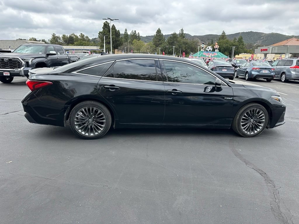 Used 2021 Toyota Avalon XSE FWD image 3