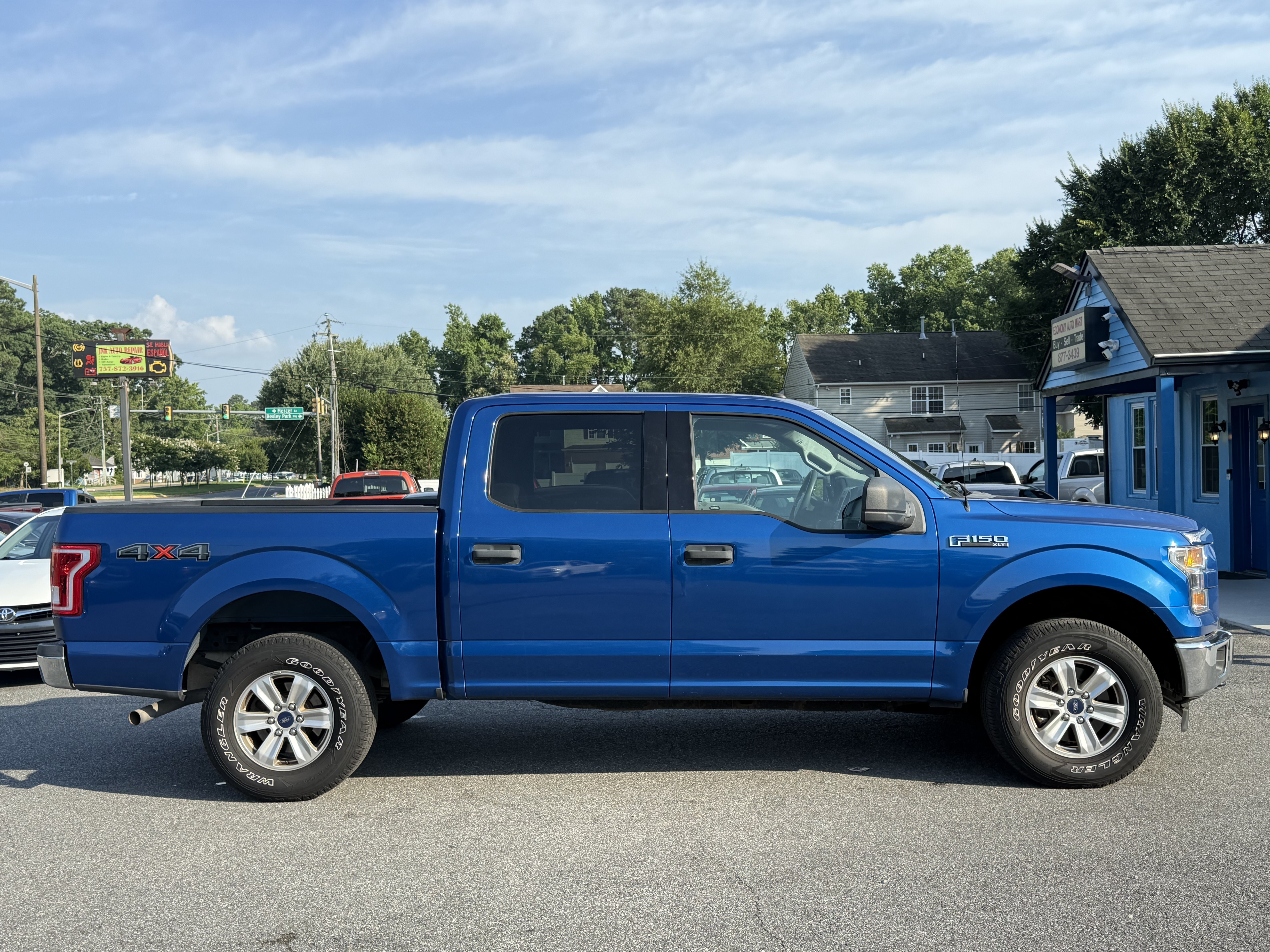 Used 2017 Ford F150 XLT w/ Trailer Tow Package AWD/4WD image 4