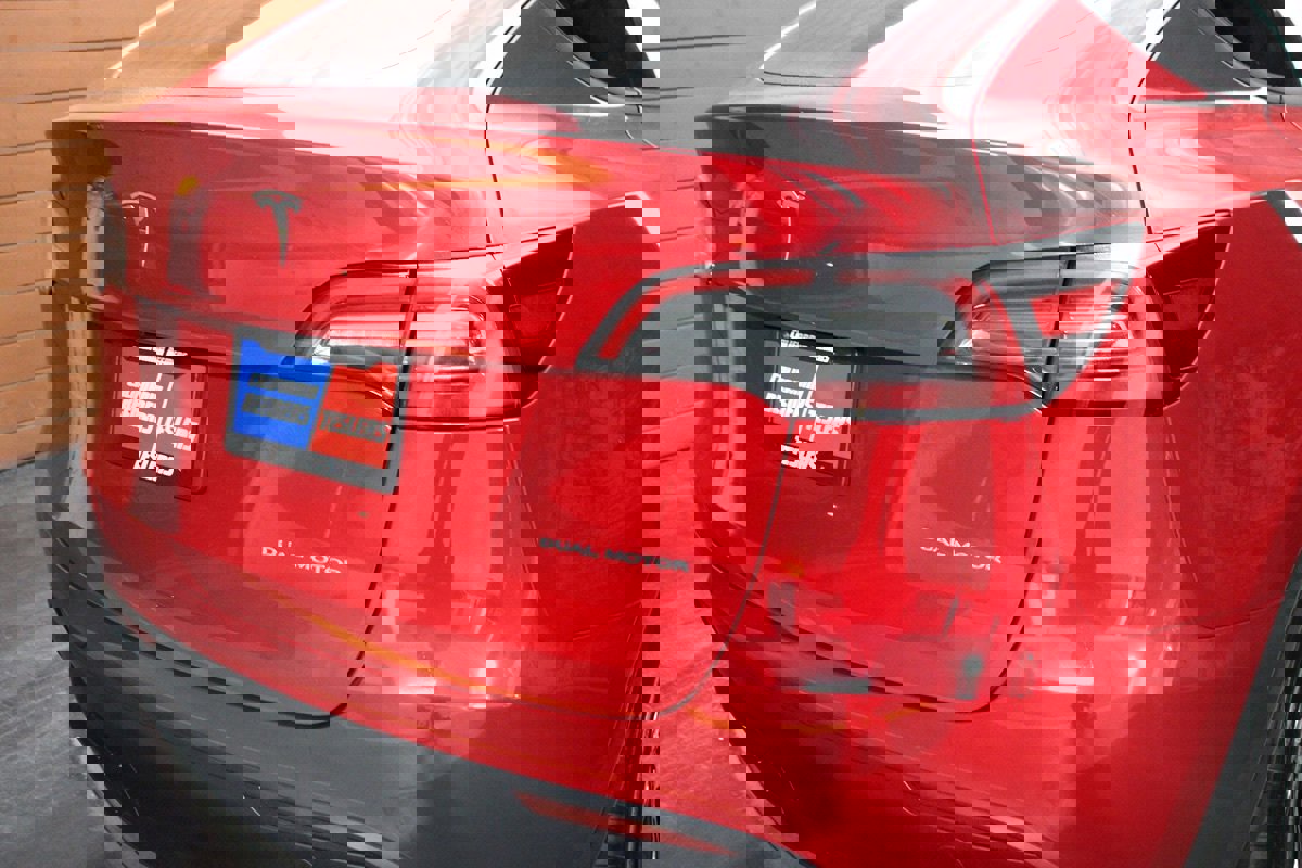 Used 2023 Tesla Model Y Long Range image 11