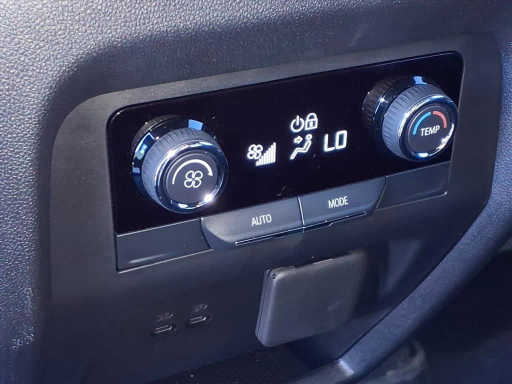 New 2026 Chevrolet Traverse LT w/ Driver Confidence Package image 20