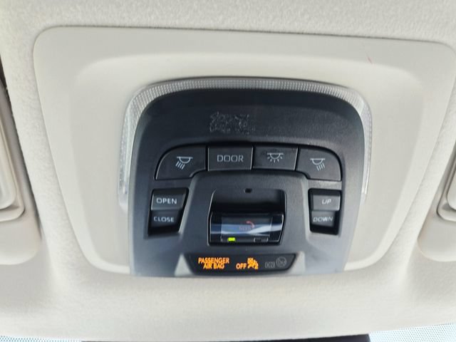 Used 2023 Toyota Corolla Cross XLE w/ Convenience Package AWD/4WD image 29