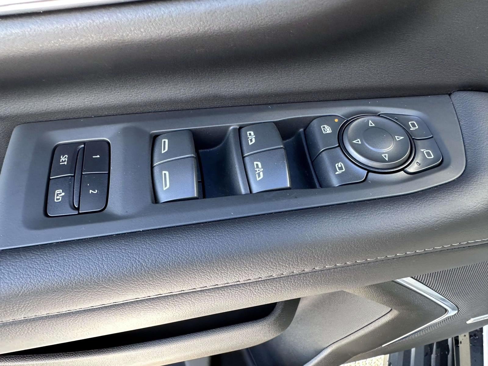 Used 2022 Chevrolet Suburban LT w/ LT Signature Plus Package AWD/4WD image 9